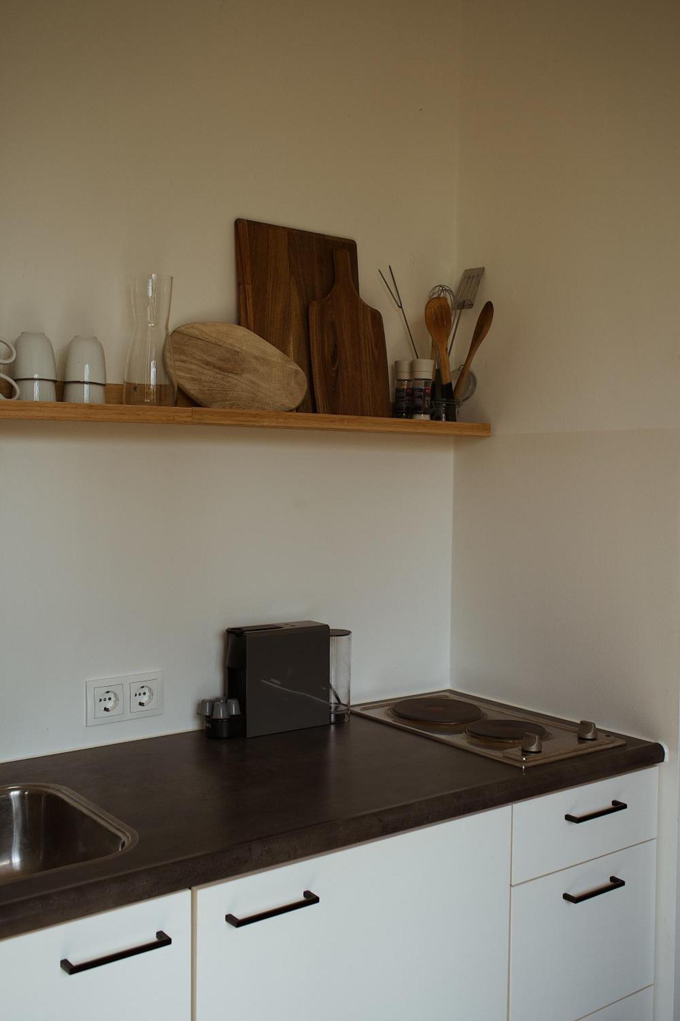 Modern Tiny House Op Rustig Watersportpark