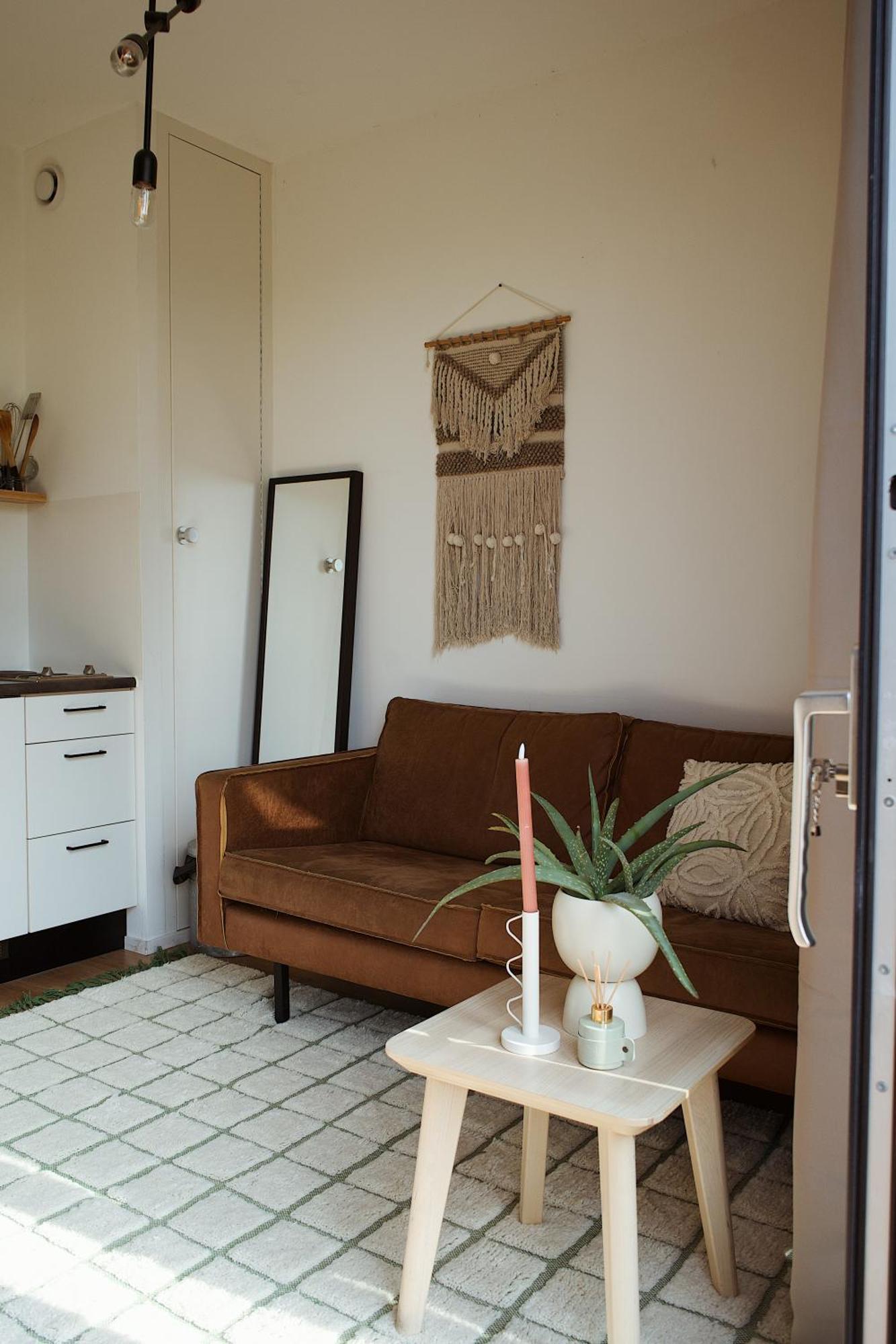 Holiday home Modern Tiny House Op Rustig Watersportpark Elahuizen